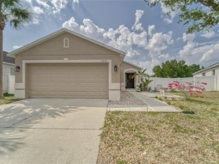 Foreclosed Home - 7510 FOREST MERE DR, 33578