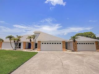 Foreclosed Home - 8809 RIVERLACHEN WAY, 33578