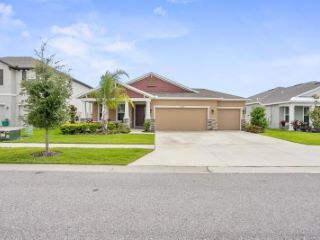 Foreclosed Home - 13208 MOSS GRASS WAY, 33579