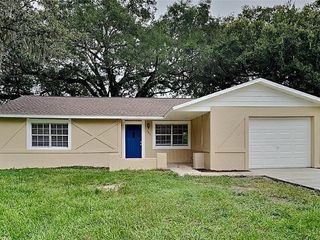 Foreclosed Home - 1315 OAK VALLEY DR, 33584