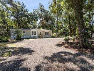 Foreclosed Home - 6131 RUBBLE RD, 33584