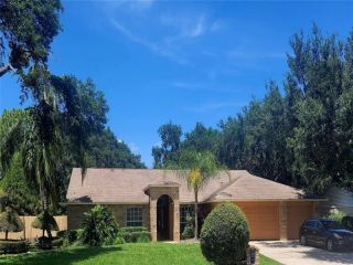 Foreclosed Home - 3910 APPLETREE DR, 33594