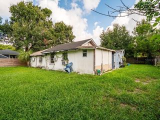 Foreclosed Home - 816 W WARREN AVE, 33602