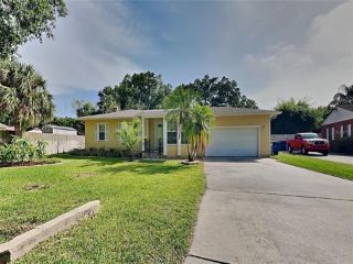 Foreclosed Home - 1504 W BARR DR, 33603