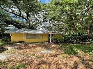 Foreclosed Home - 1614 E MARKS DR, 33604