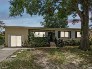 Foreclosed Home - 2120 W ELM ST, 33604