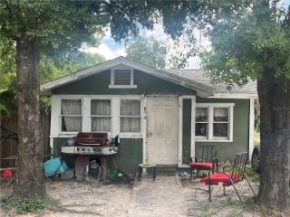 Foreclosed Home - 8111 N BROOKS ST, 33604