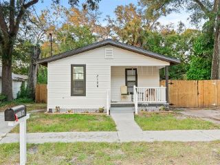 Foreclosed Home - 3106 E 23RD AVE, 33605