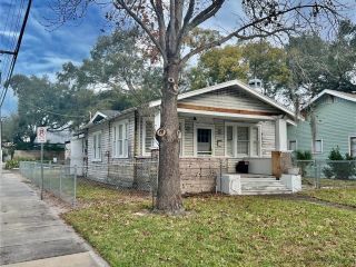 Foreclosed Home - 1723 W HILLS AVE, 33606