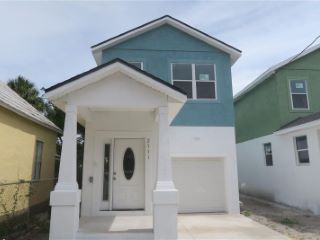 Foreclosed Home - 2111 W CHERRY ST, 33607