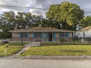 Foreclosed Home - 1802 E KNOLLWOOD ST, 33610