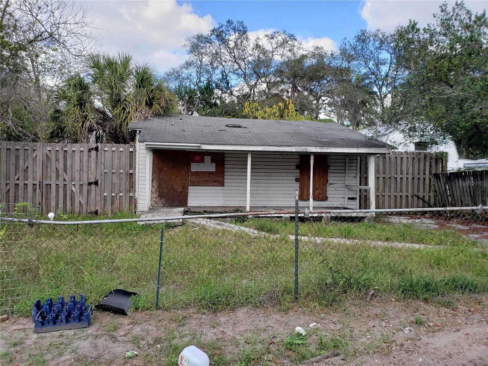 Foreclosed Home - 804 E 145TH AVE, 33613