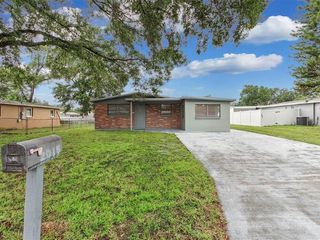Foreclosed Home - 2915 W HENRY AVE, 33614