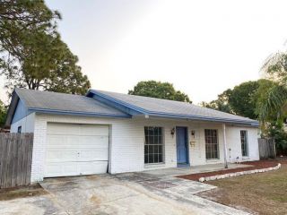 Foreclosed Home - 8413 Woodhurst Dr, 33615