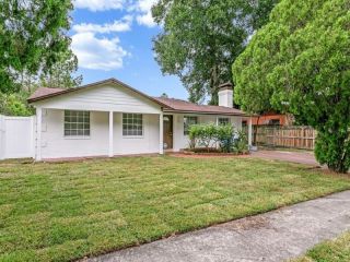 Foreclosed Home - 7603 W CARACAS ST, 33615