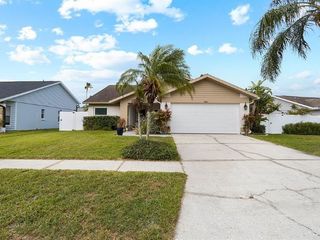 Foreclosed Home - 11920 SNAPDRAGON RD, 33635