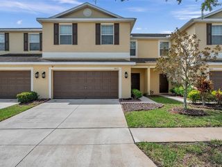 Foreclosed Home - 8605 FIDDLELEAF CT, 33647