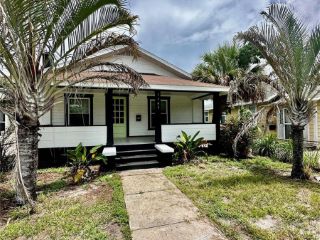 Foreclosed Home - 1145 35TH AVE N, 33704