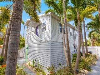 Foreclosed Home - 12240 GULF BLVD, 33706