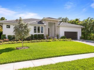 Foreclosed Home - 6054 PASADENA POINT BLVD, 33707