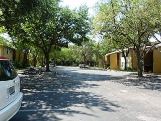 Foreclosed Home - 3001 58TH AVE S APT 806, 33712