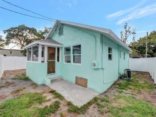 Foreclosed Home - 939 LAKEVIEW RD, 33756