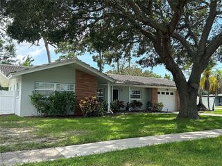 Foreclosed Home - 1601 LEISURE DR, 33756