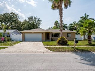 Foreclosed Home - 12858 PALM DR, 33774
