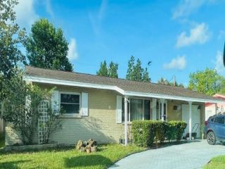 Foreclosed Home - 13750 ANTIGUA DR, 33776