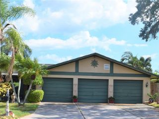 Foreclosed Home - 12872 FOREST DR, 33776