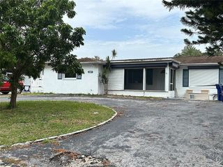 Foreclosed Home - 8416 76TH AVE, 33777