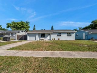 Foreclosed Home - 8283 86TH AVE, 33777