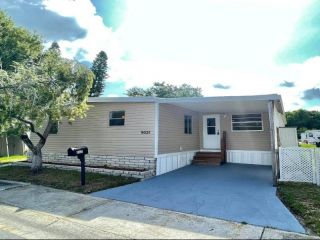 Foreclosed Home - 8025 73RD ST N, 33781