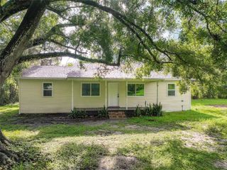 Foreclosed Home - 1041 HALF ACRE RD, 33823