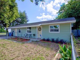 Foreclosed Home - 355 S OAK AVE, 33843