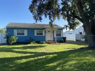 Foreclosed Home - 123 NW 10TH DR, 33860