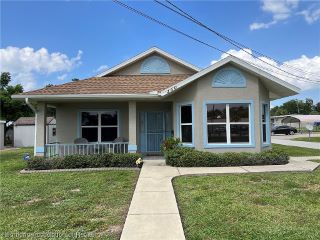 Foreclosed Home - 350 N FERNLEAF AVE, 33870