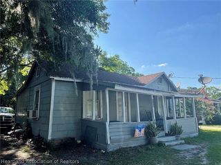 Foreclosed Home - 824 S 10TH AVE, 33873