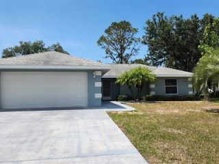 Foreclosed Home - 25330 CANTERBURY DR, 33898