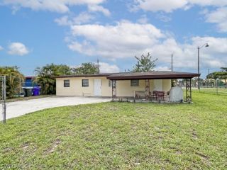 Foreclosed Home - 3565 ROYAL PALM AVE, 33901