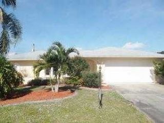 Foreclosed Home - 537 SE 34TH ST, 33904