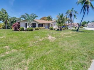 Foreclosed Home - 2518 SE 19TH AVE, 33904
