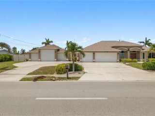 Foreclosed Home - 4104 COUNTRY CLUB BLVD, 33904