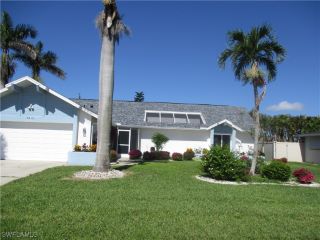 Foreclosed Home - 3910 SE 20TH AVE, 33904