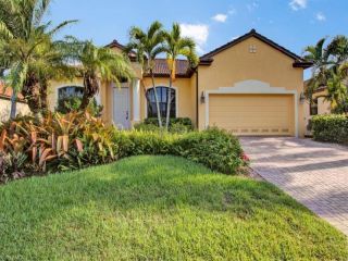Foreclosed Home - 8766 TROPICAL CT, 33908