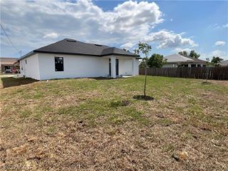 Foreclosed Home - 1009 NE 9TH ST, 33909