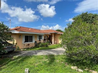Foreclosed Home - 114 SW 52ND ST, 33914
