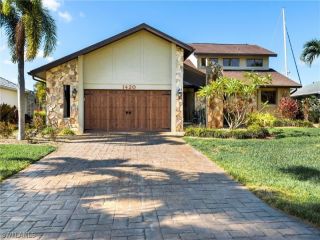Foreclosed Home - 1420 SW 53RD TER, 33914