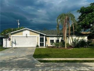 Foreclosed Home - 3811 PELICAN BLVD, 33914