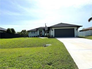 Foreclosed Home - 3523 SW 11TH PL, 33914